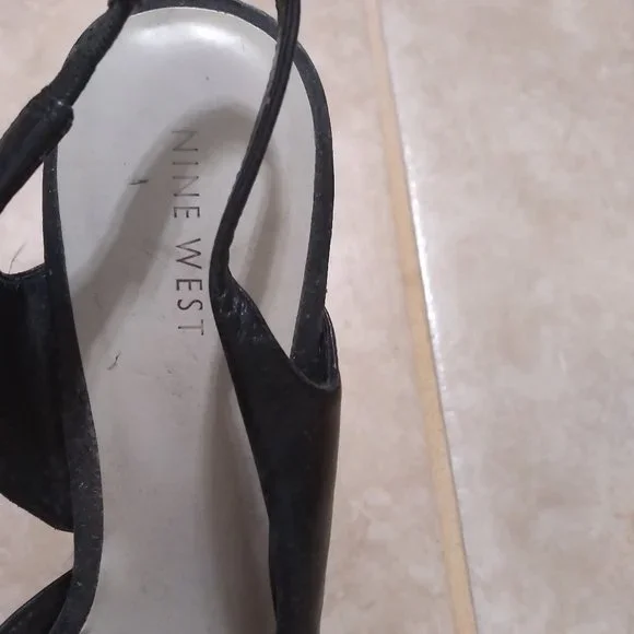 NINE WEST BLACK HEELS - Picture 3 of 4